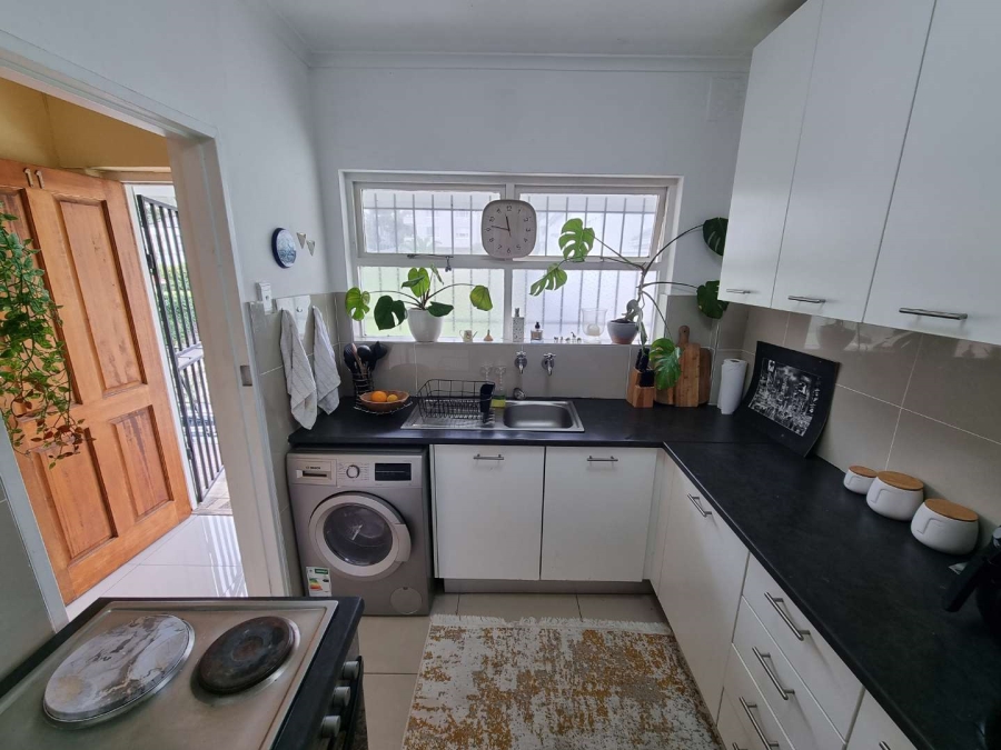 To Let 1 Bedroom Property for Rent in Sea Point Western Cape